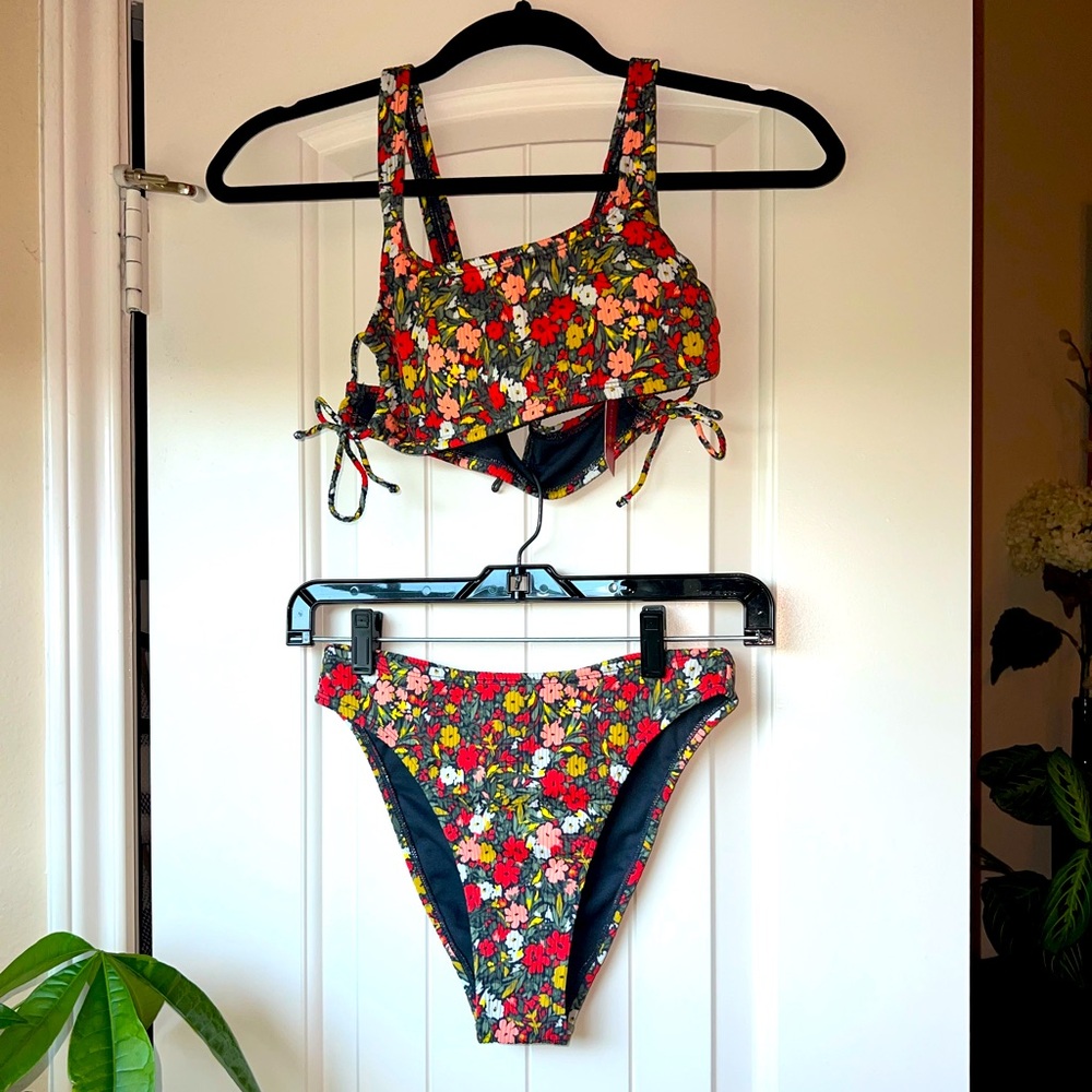 NWT: Floral Red Bikini Set - Women XS-Small